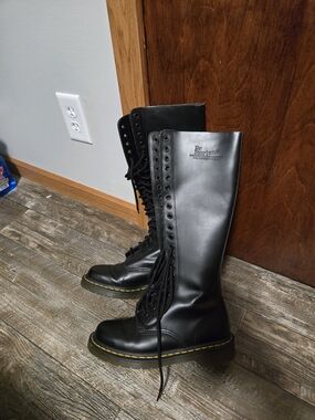 Dr. Martens 9663 Leather 20-Eye Knee High Boots - Women's US 7 / UK 5 / EU 38